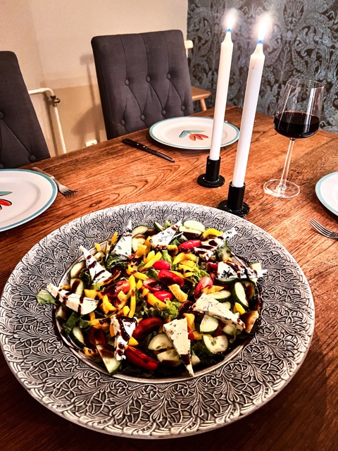Ädelostsallad
